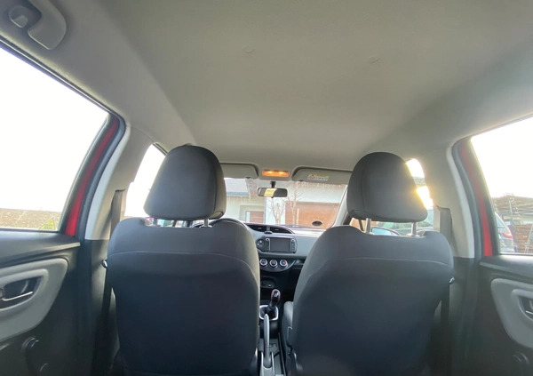 Toyota Yaris cena 29900 przebieg: 184000, rok produkcji 2016 z Rzeszów małe 137